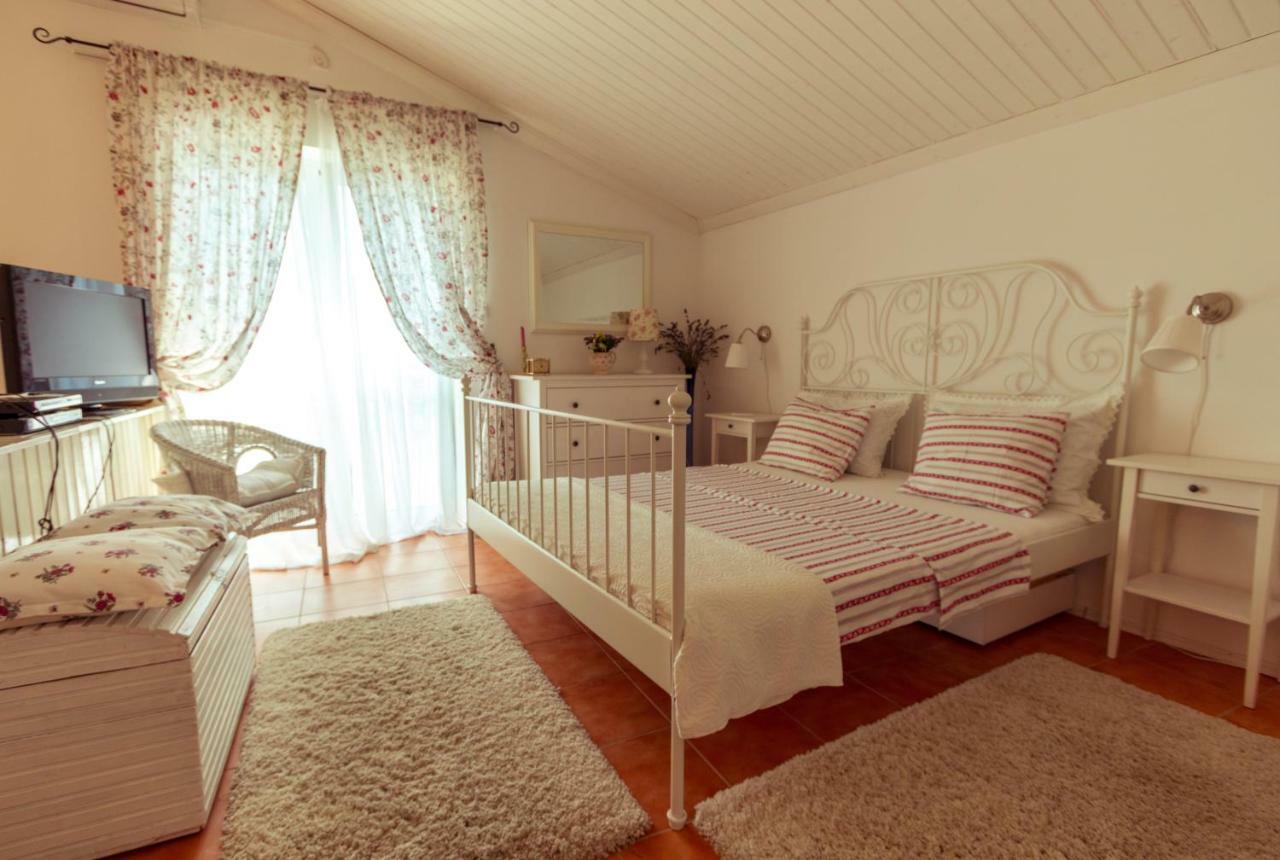 Villa O'Zrna Klis Buitenkant foto