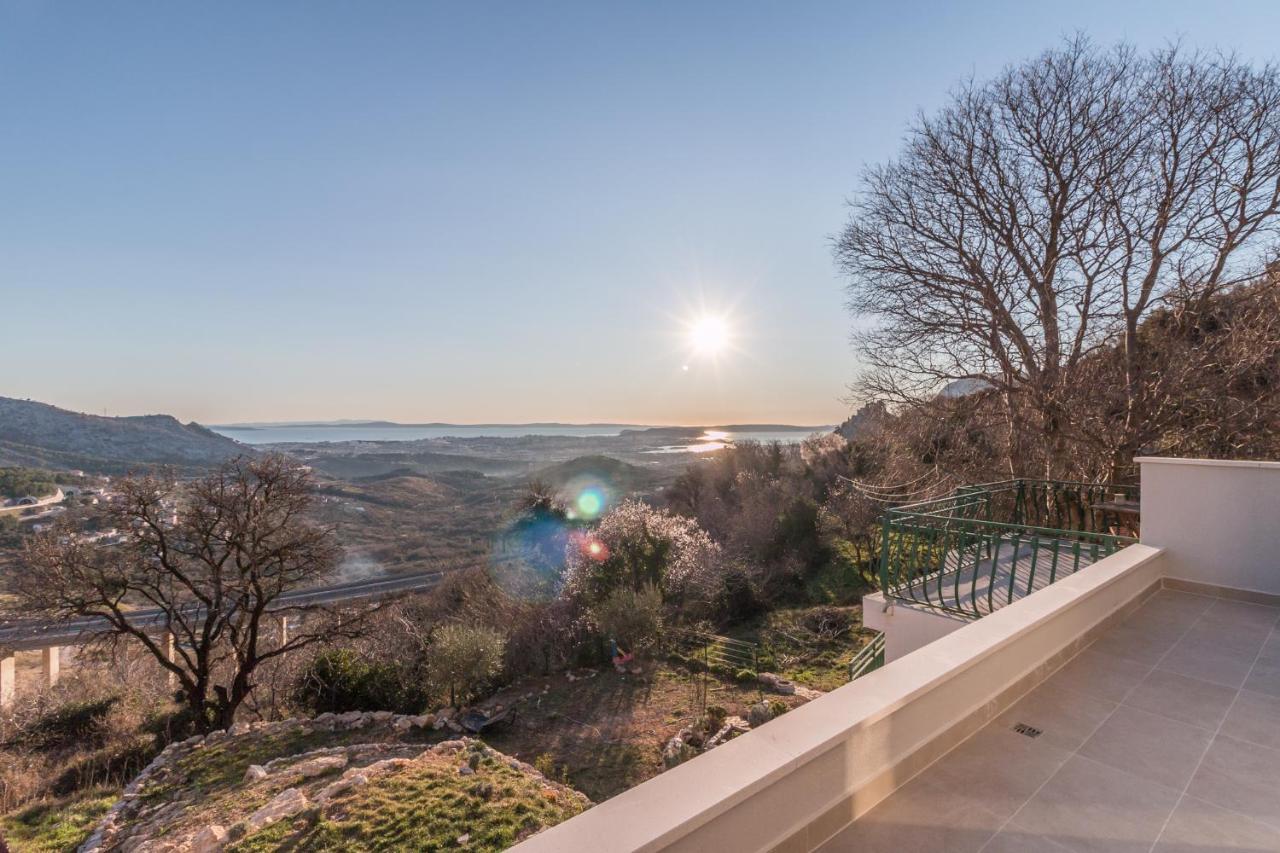 Villa O'Zrna Klis Buitenkant foto